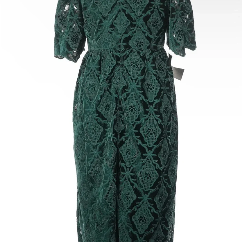 Elegant Green Lace Dress - Picture 2 of 7